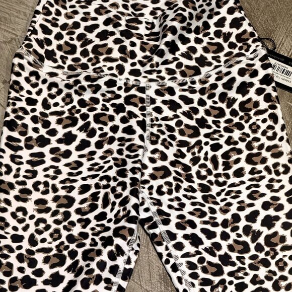 Lahana Active Womens Emari 7/8 Leopard Print Leggings Medium NWT Athleisure Acti - Picture 3 of 3